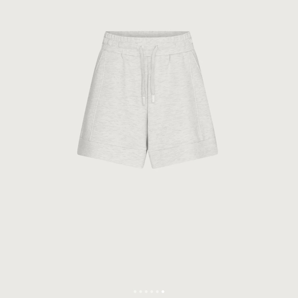 Varley Alder shorts size small ivory marl